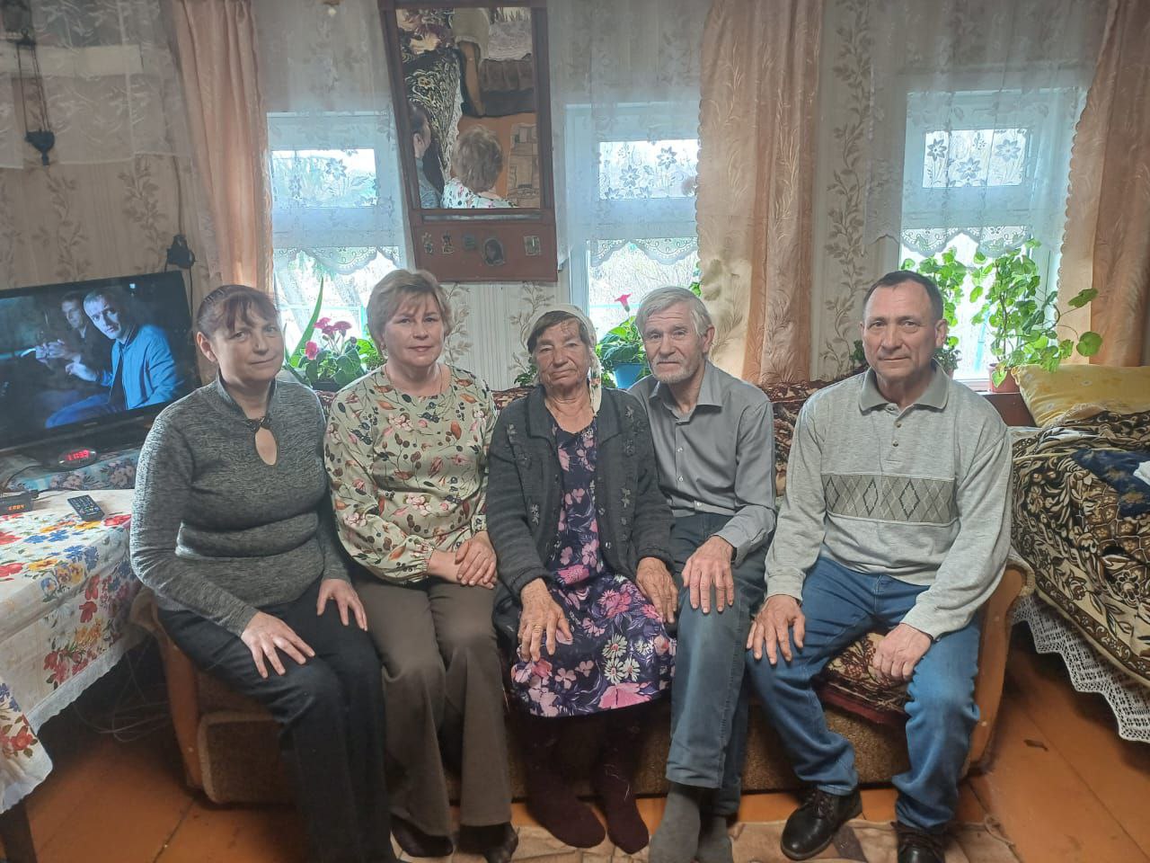 90-летний юбилей жительнице с. Ямщина Кузьмичевой Марии Никитичны.