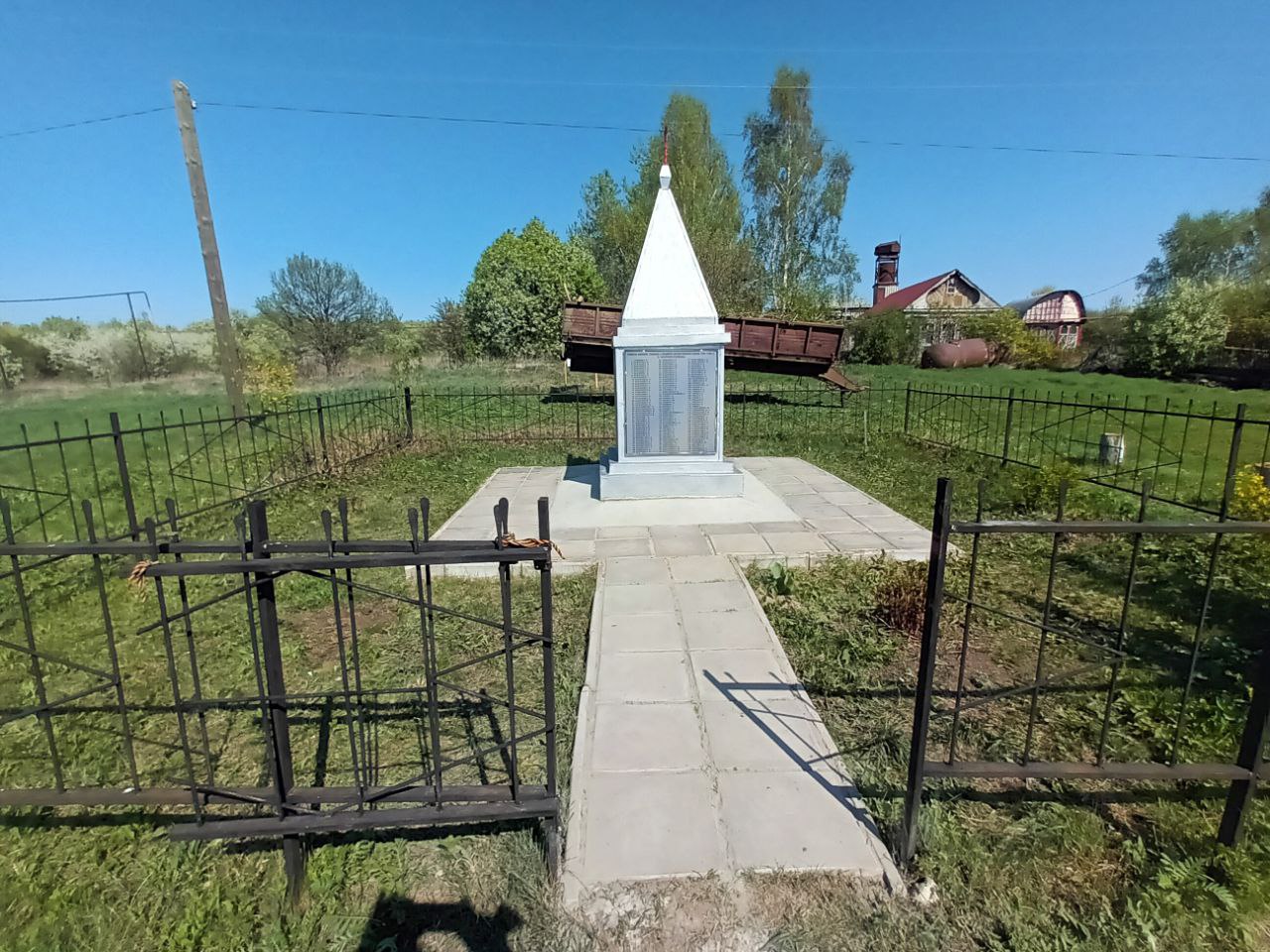 Памятник воинам погибшим в годы Великой Отечественной Войны 1041-1945 гг. в с. Засечная Слобода.