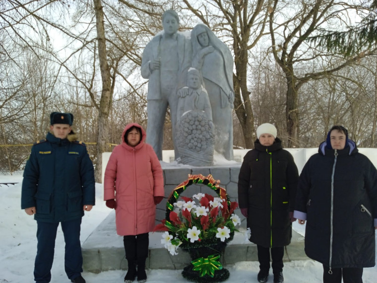 Митинг "Помним героев" в честь Дня защитника Отечества.