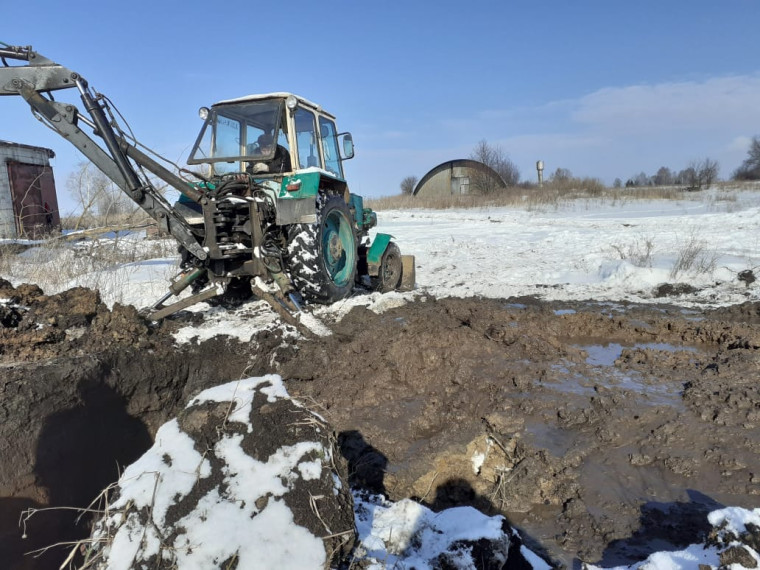 Устранение прорыва водопроводной сети в с. Ямщина. Устранение прорыва водопроводной сети в с. Ямщина.