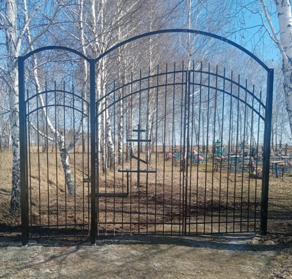 Вход на кладбище в д. Кульмеж. Вход на кладбище в д. Кульмеж.