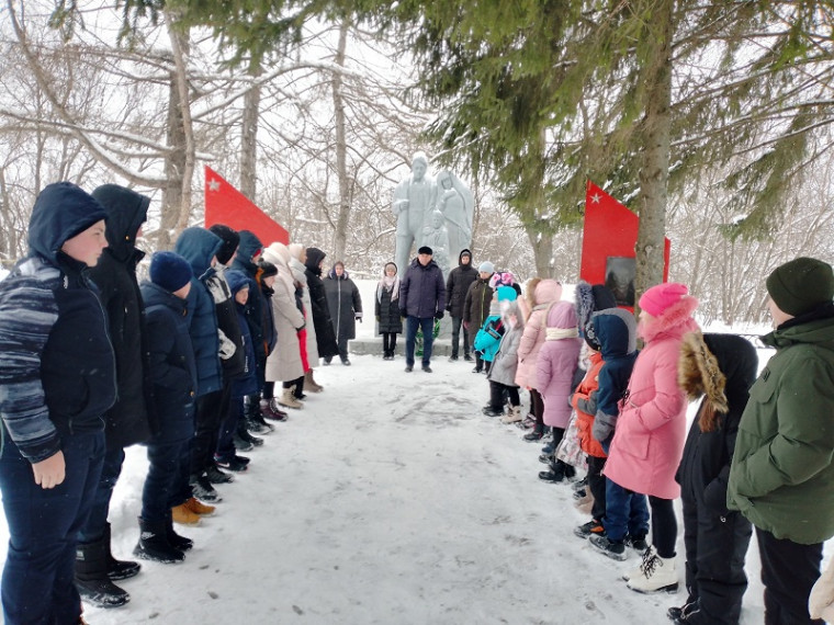 Митинг, посвящённый 80-летию полного освобождения Ленинграда от фашистской блокады в годы Великой Отечественной войны. Митинг, посвящённый 80-летию полного освобождения Ленинграда от фашистской блокады в годы Великой Отечественной войны.