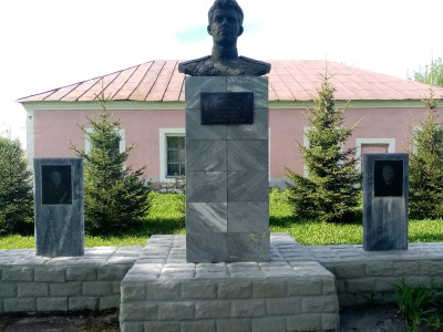 Памятник воинам погибшим в годы Великой Отечественной Войны 1041-1945 гг. в д. Кульмеж.