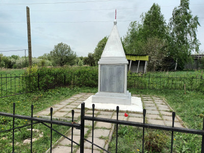 Памятник воинам погибшим в годы Великой Отечественной Войны 1041-1945 гг. в с. Засечная Слобода.