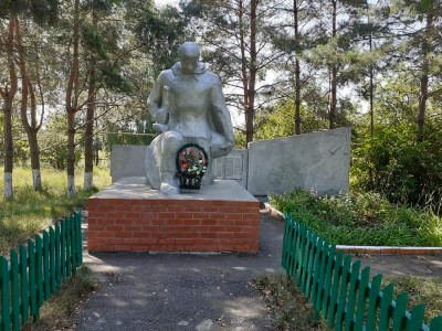 Памятник воинам погибшим в годы Великой Отечественной Войны 1041-1945 гг. в с. Ямщина.